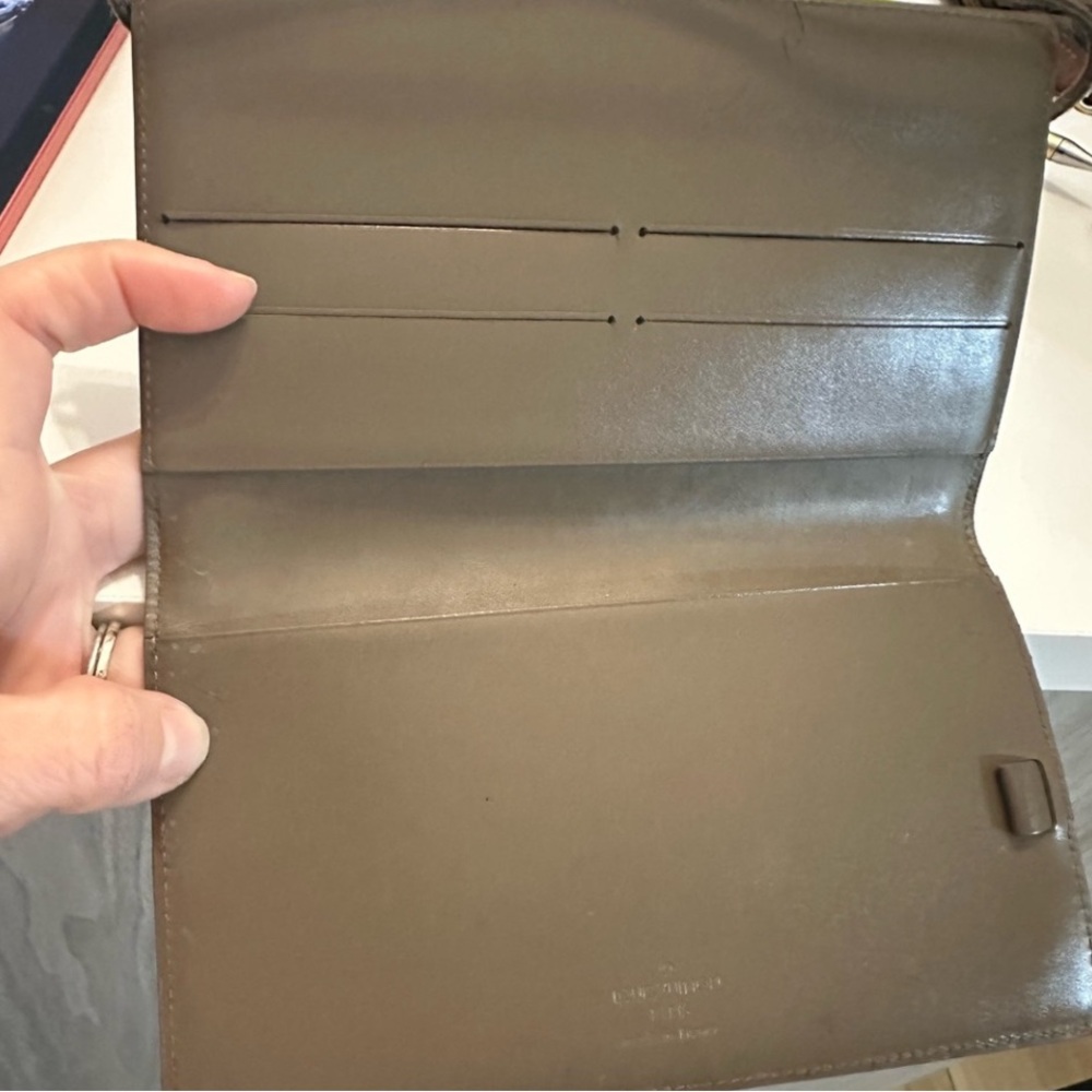 Louis Vuitton EPI Wallet - Picture 3 of 9